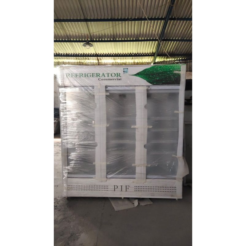 showcase chiller 3 door