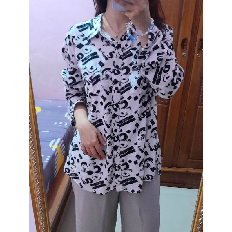 PRELOVED KEMEJA NOVEL MICE PUTIH HITAM WANITA | PRELOVED KEMEJA WANITA