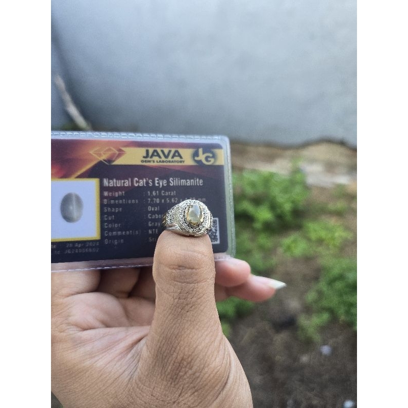 natural Cat eye silimanite