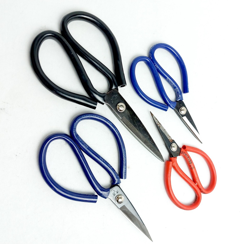 

GUNTING KODOK KAIN | GUNTING SERBAGUNA BERBAGAI UKURAN