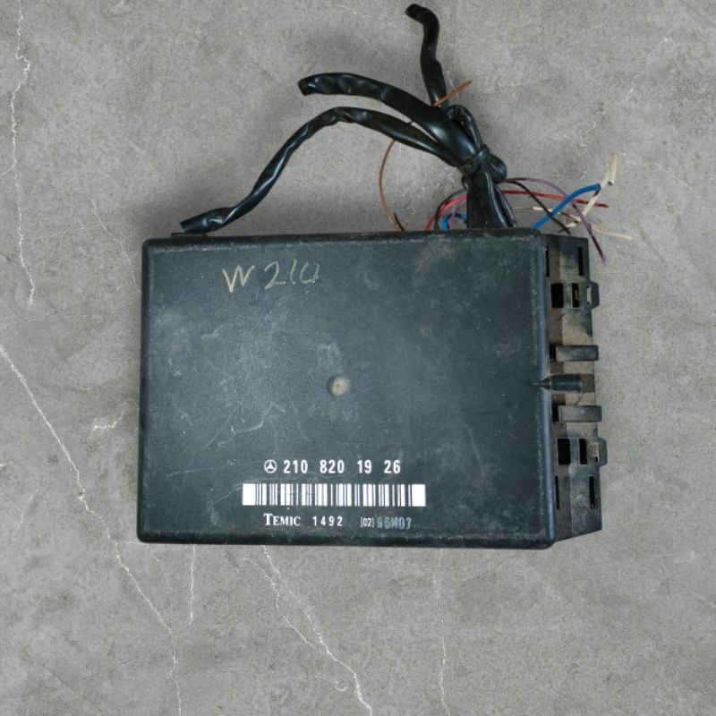 modul ecu jok kursi Mercedes-Benz W210 Seat Adjustment Memory Control Unit 210 820 19 26