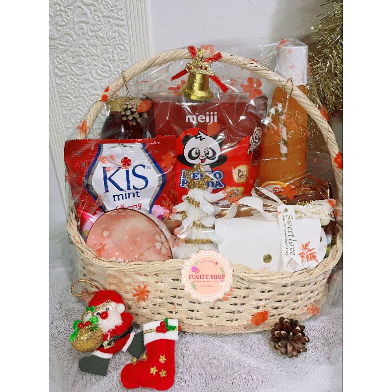 

hampers hari raya natal/parcel natal/parcel christmas/parcel murah/parcel samarinda/hadiah hampers/hampers murah/snack hari raya/hampers natal/keranjang rotan natal/hampers snack