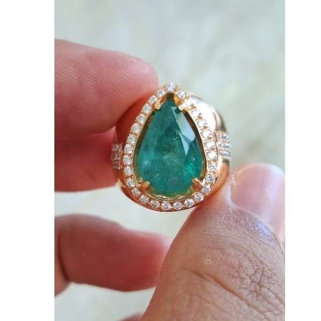 zamrud zambia 7crt up minor clarity