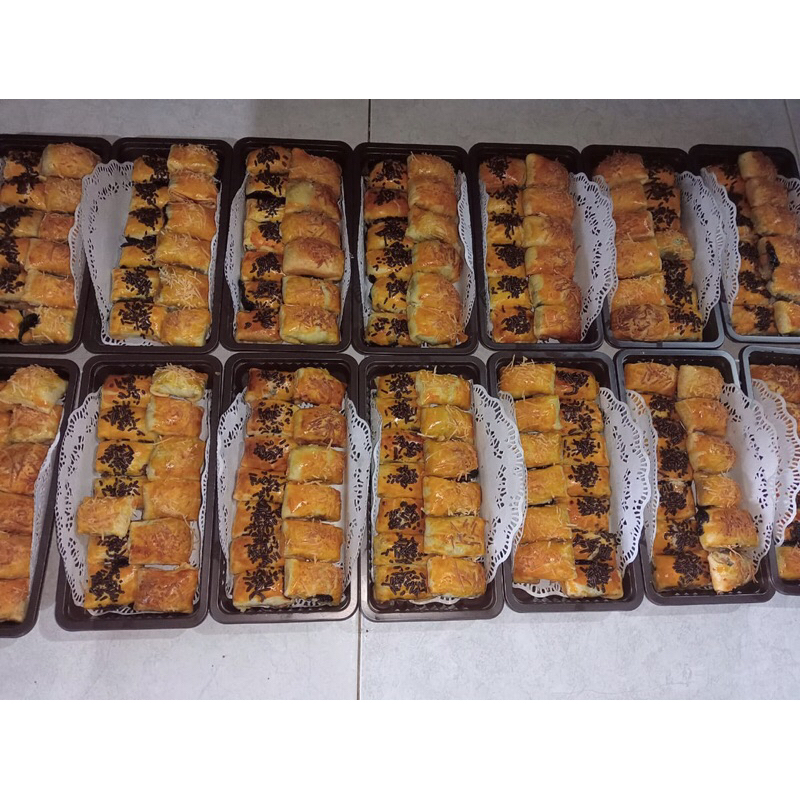 

Bolen Bolu Pisang Molen 12Pcs 38K