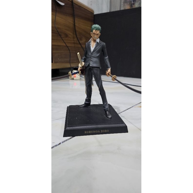 ichiban kuji zoro dressrosa figure