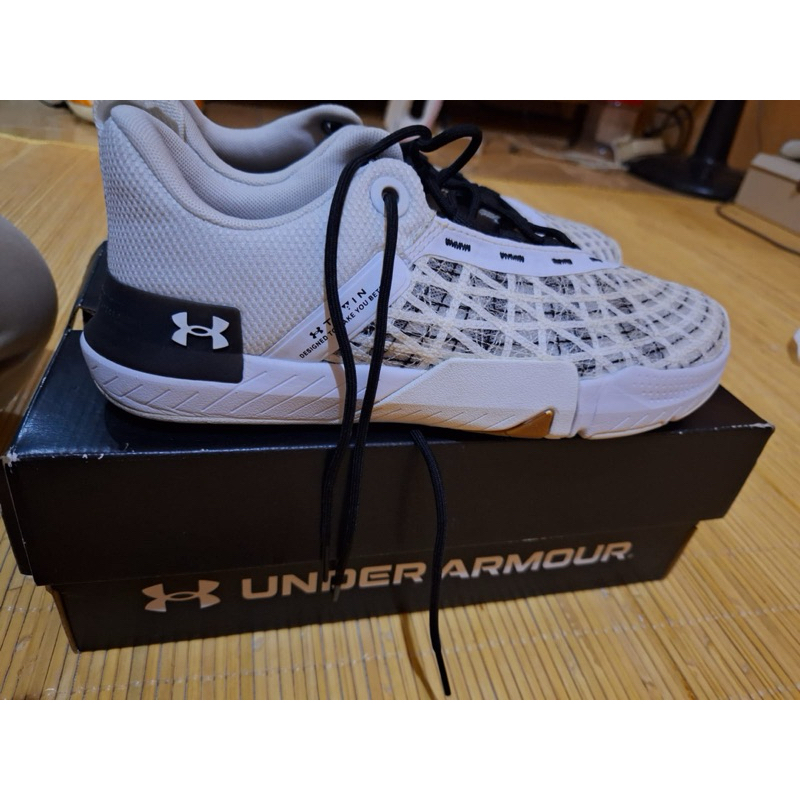 Sepatu Running merk Underarmour