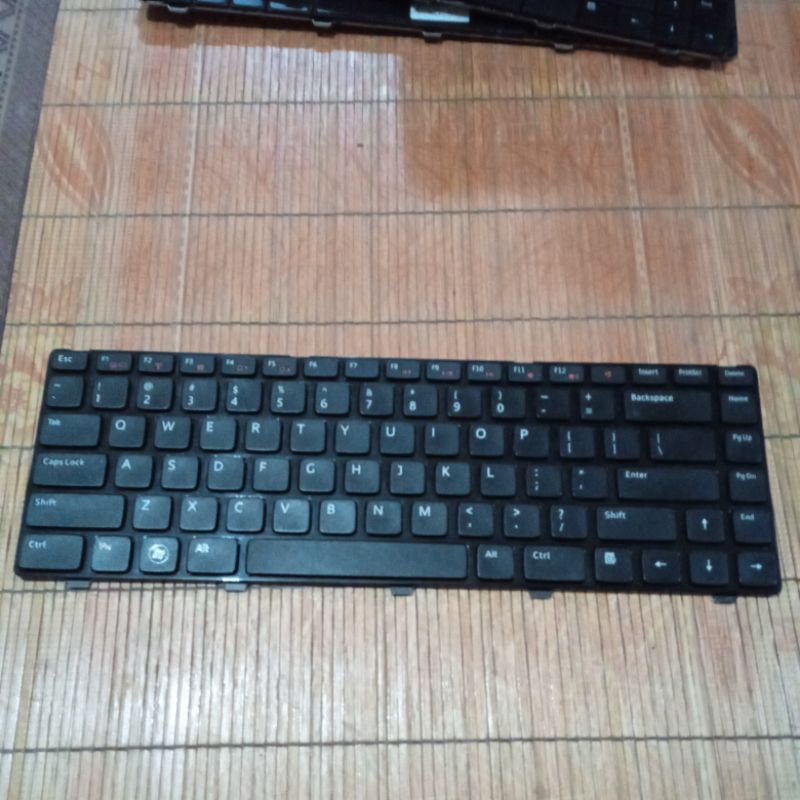 Keyboard Dell N4050