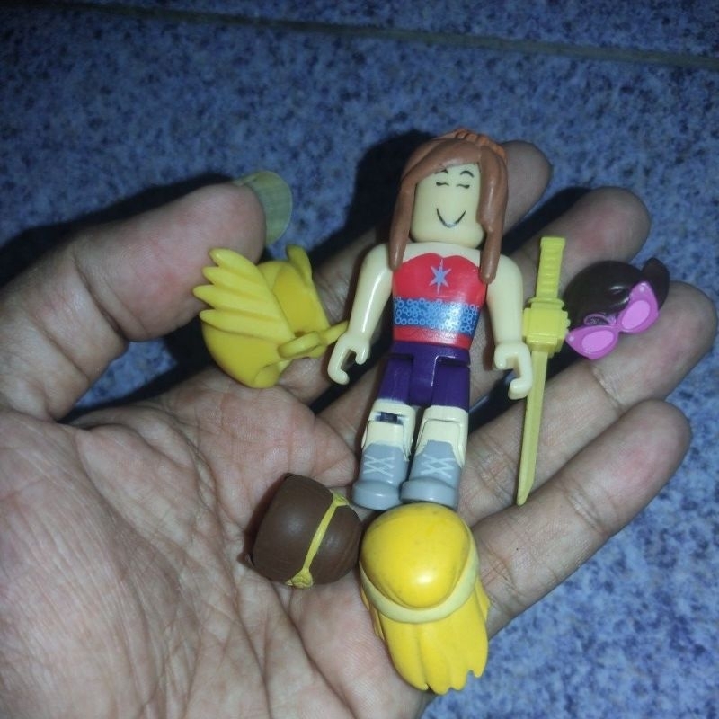 Figure Roblox Lego Wonder Woman + Free 4 rambut Wonderwoman