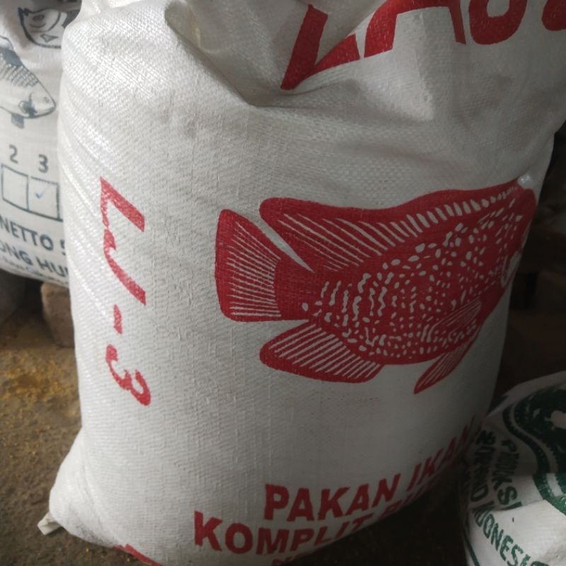 Laju 3 - LJ-3 Pakan Ikan Gurame Dewasa