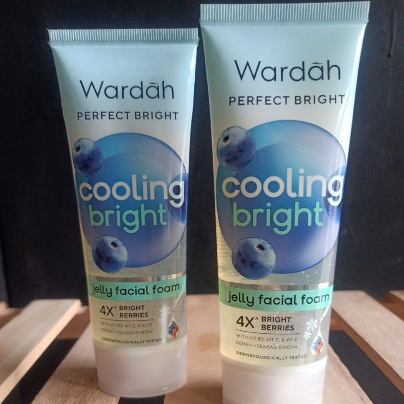 Wardah facial foam