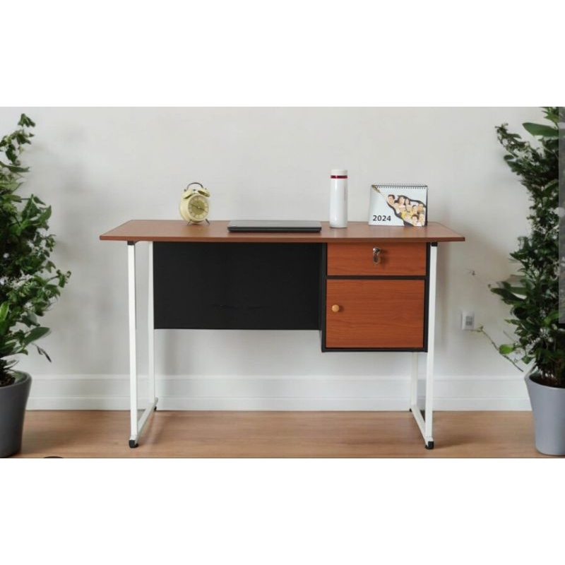 Meja Tulis Kantor / Meja Kerja Murah / Meja Kaki Besi Meja Tulis Kaki Besi Murah / Meja Komputer