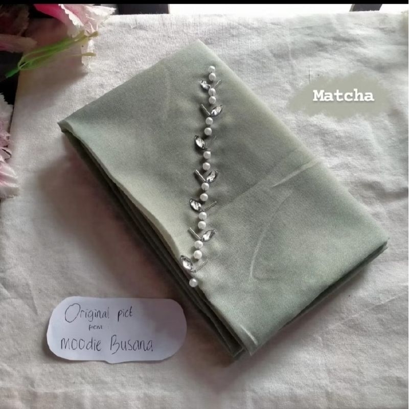 HIJAB PARIS PREMIUM PAYET SWAROVSKI DAUN / Jilbab Voal Segi Empat Payet Bando Beads / Hijab Squar...