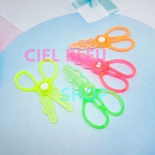 

GUNTING MINI PLASTIK ANAK ANEKA WARNA / MAINAN EDUKASI MINI SCISSORS