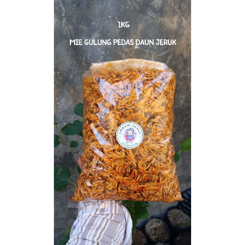 

1KG Milung (mie gulung) pedas & original daun jeruk cemilan ringan ummamisnack