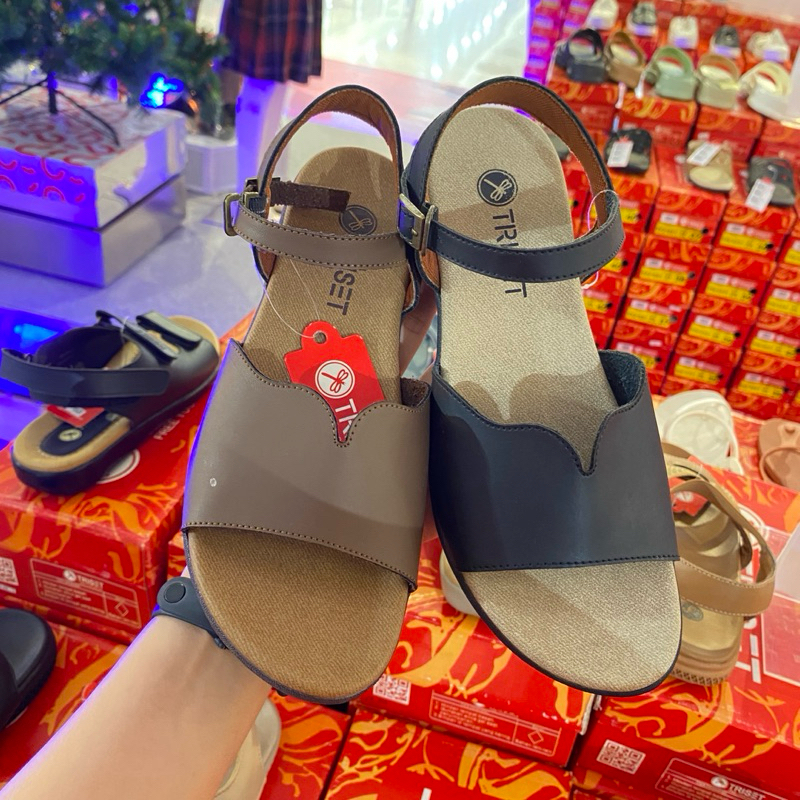 Triset sandal tali selo wanita / flat shoes tali wanita