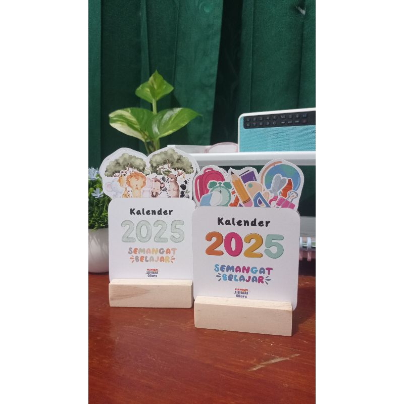 

Kalender Meja 2025 Custom Tambah Logo Sendiri