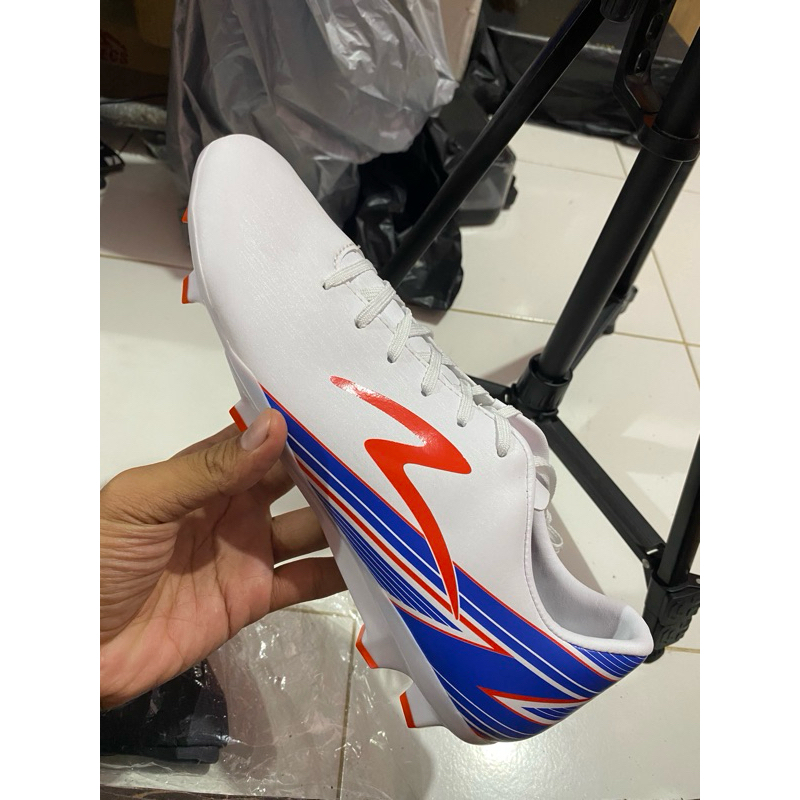 SEPATU SEPAK  BOLA LS 20 FWD