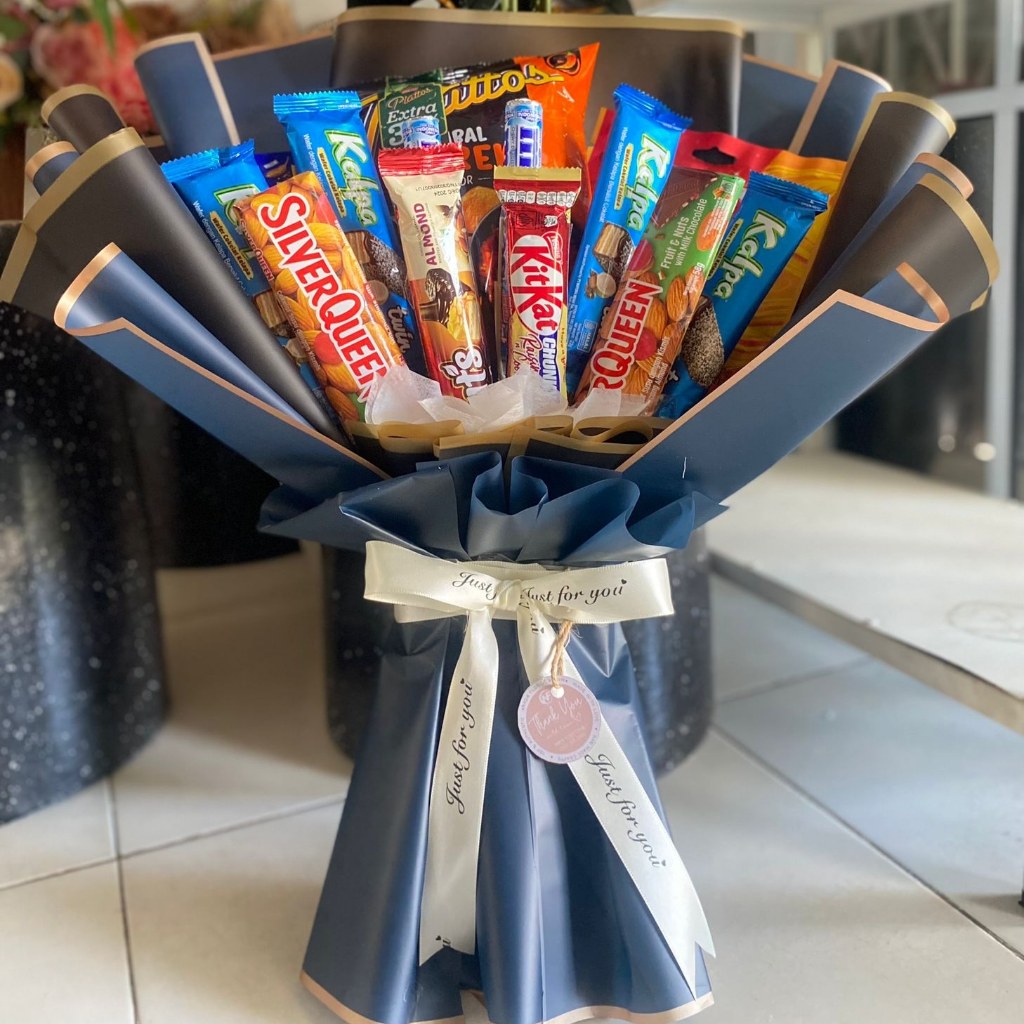 

Buket Snack siap kirim [free packing] Bouquet bucket medium murah wisuda/birthday/graduation