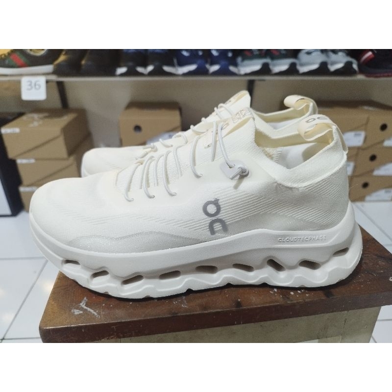 LOEWE X OC GEN 1 BROKEN WHITE