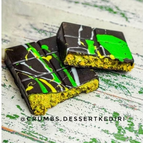 

COKLAT DUBAI KUNAFA PISTACHIO 250 GRAM (BIG SIZE)BY CRUMBS DESSERT KEDIRI/COKLAT KUNAFA PISTACHIO/PISTACHIO KUNAFA CHOCOLATE/COKLAT ALA DUBAI/COKLAT PISTACHIO DUBAI/COKLAT DUBAI