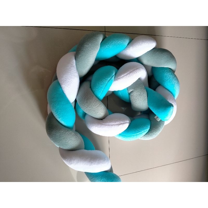 (Preloved) BUMPER BANTAL KEPANG 3 long knot braided bumper velboa kasur crib box bayi panjang 1,8m B