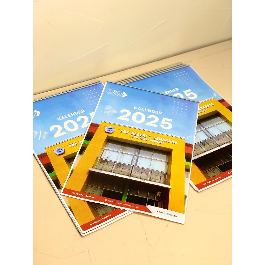 

KALENDER KLEM/ KALENDER DINDING CUSTOM BAHAN ART PAPER TERMURAH