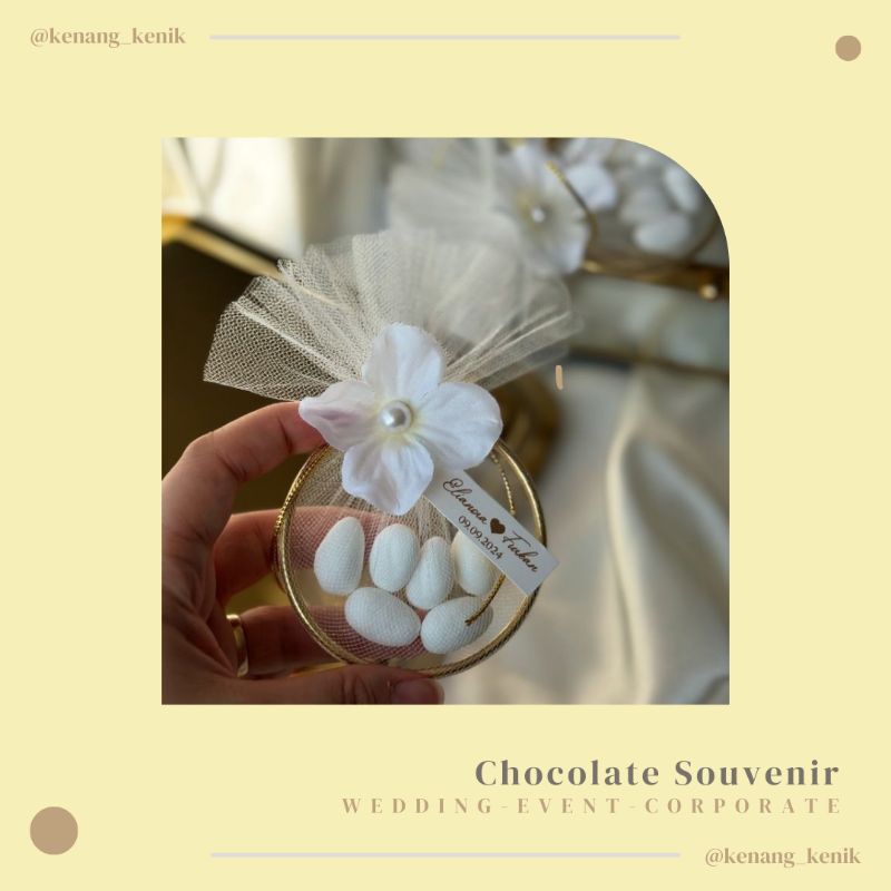 

Chocolate Souvenir Bunga