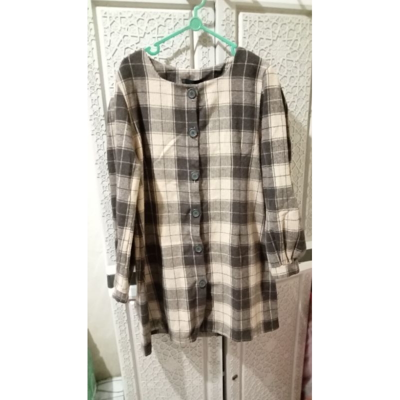 tunik flanel /outer flanel preloved