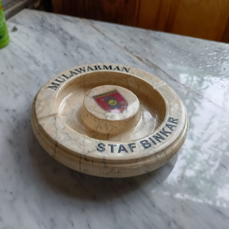 Asbak ukir grafir marmer putih