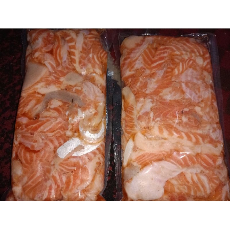 

Packing 100 gram ,Salmon kerapu kakap merah tuna merah gindara tenggiri udang kupas rajungan ekor kuning