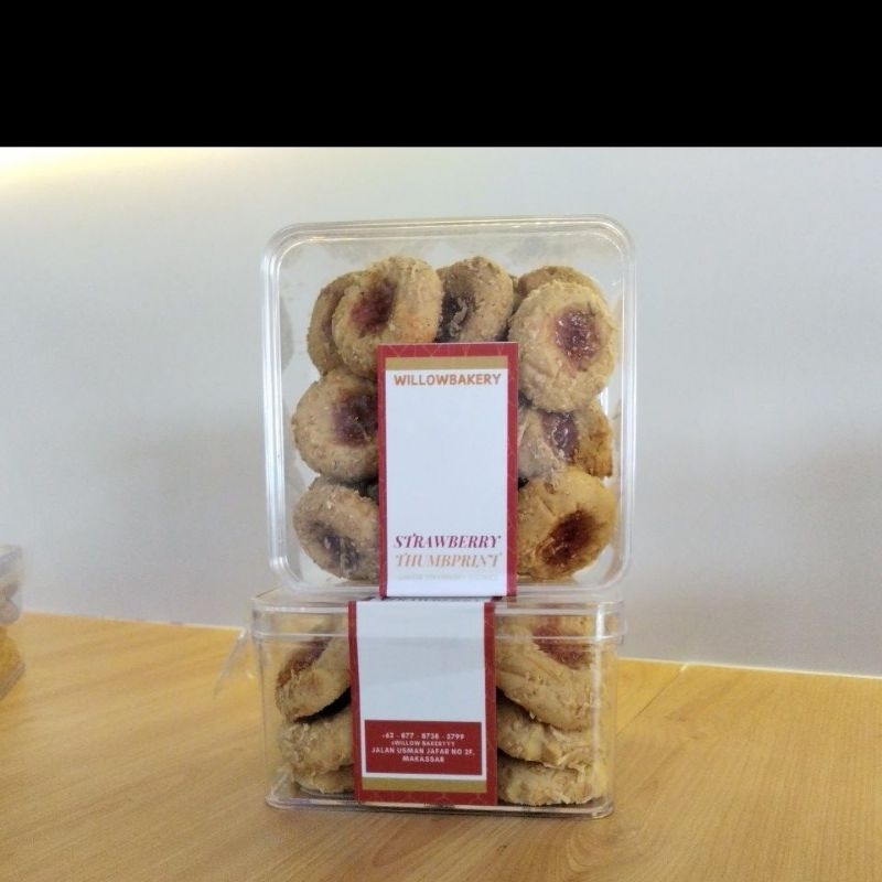 

KUE THUMBPRINT STRAWBERRY