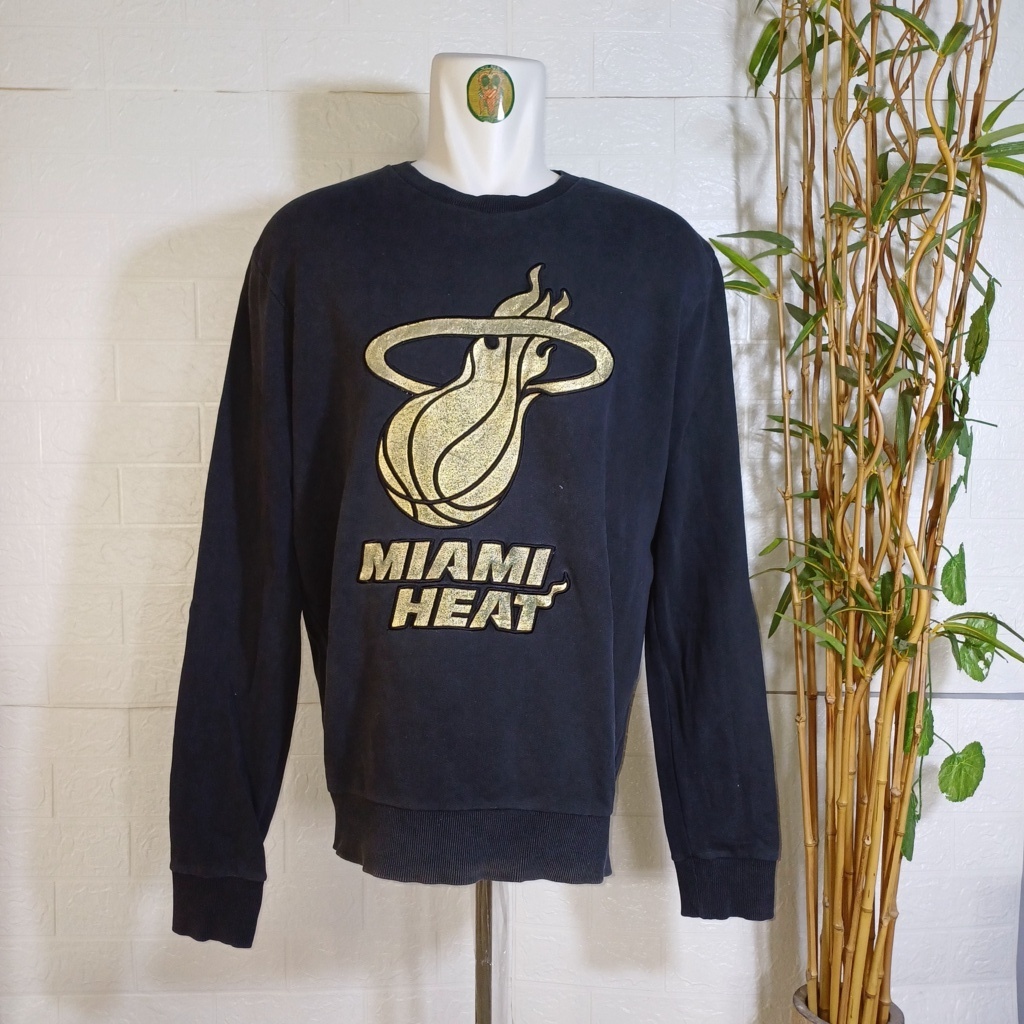 CREWNECK NBA MIAMI HEAT, SIZE XL (SECOND BRANDED) HITAM, CN0250