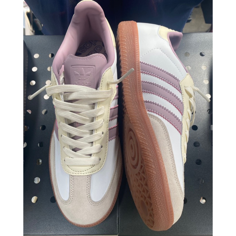 Adidas Sepatu Sneakers Putih Wanita