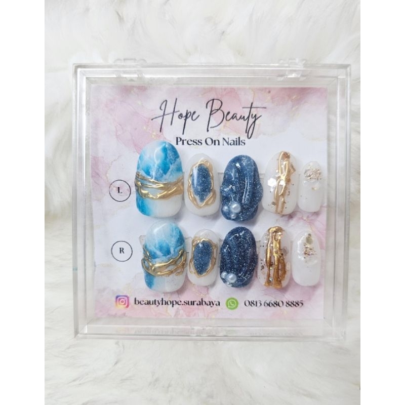 Kuku palsu biru wedding