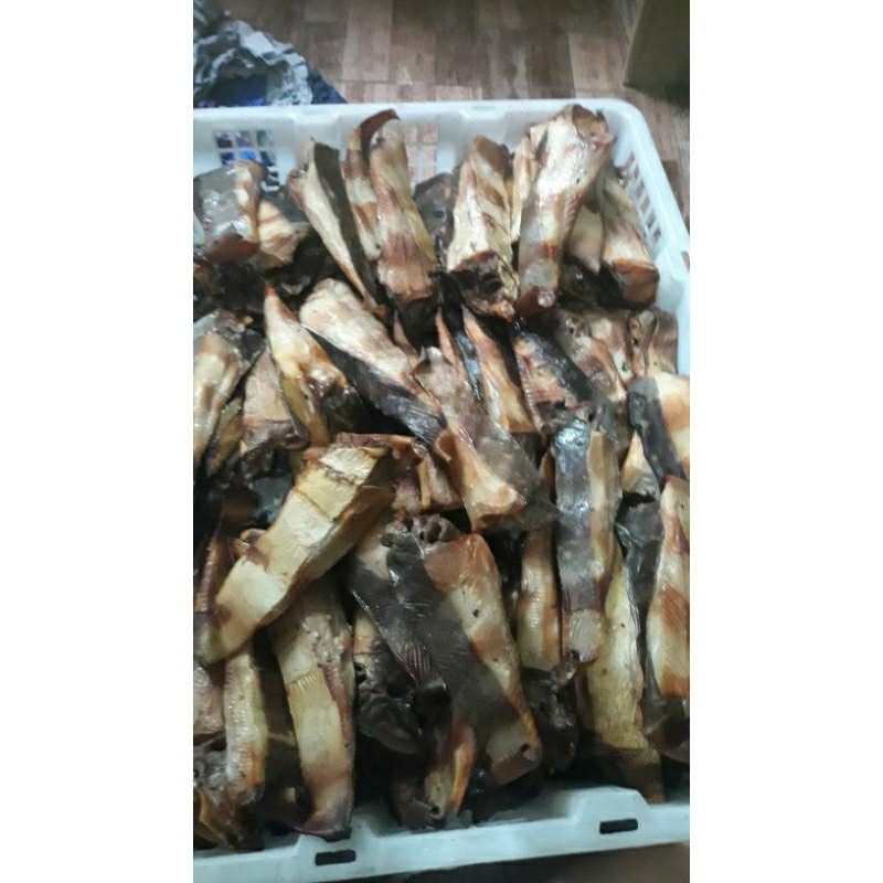 

ikan pari asap khaspemalang isi 10potong daging