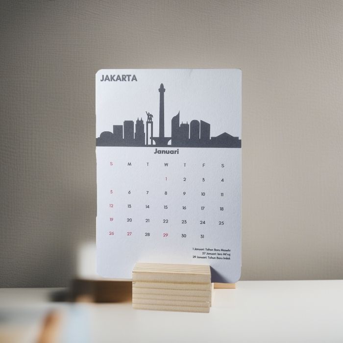 

Kalender Calender Mini Meja Aesthetic 2025 Minimalis dengan Dudukan Kayu Elegan