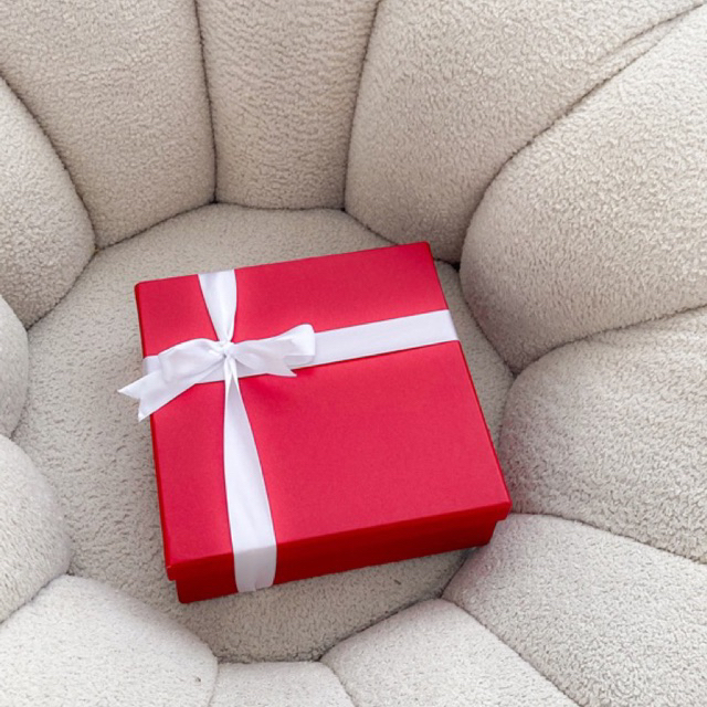 

SUMI Beauty - Gift Box Set Hard Box (Bonus Greeting Card)