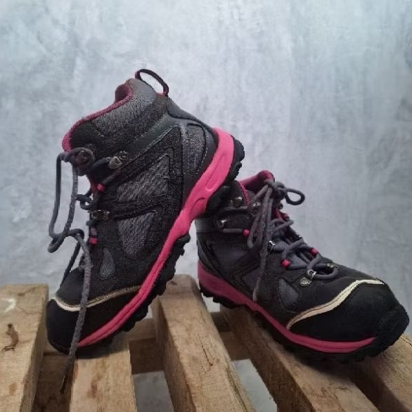 Sepatu Gunung Wanita Smithsonia X2 Women Series Arei Outdoor Gear (second)