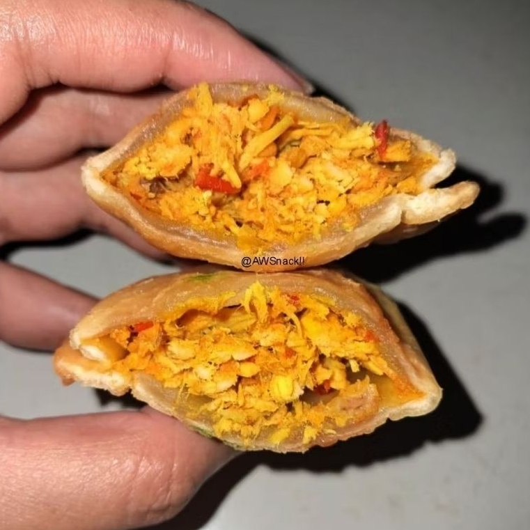

Cireng Isi Ayam Suwir Pedas Daun Jeruk Nagih - Isi 5 pcs