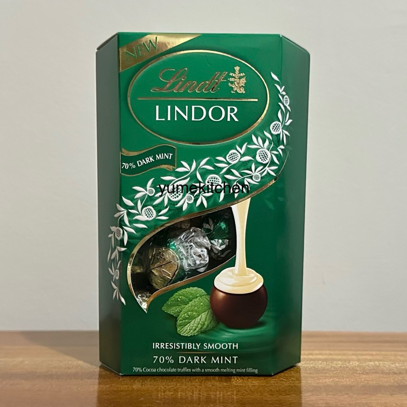 

Lindt Lindor 70% Dark Mint 200 g - Green Chocolate Box Switzerland