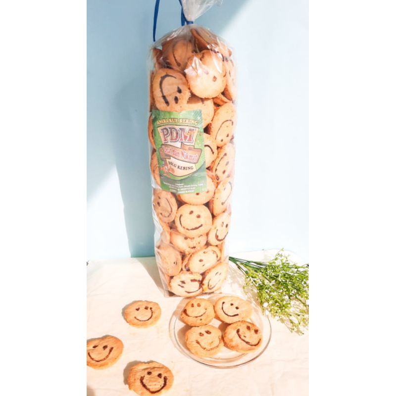 

Bolu smile 1,5kg. BOLU KARAKTER. BISA COD