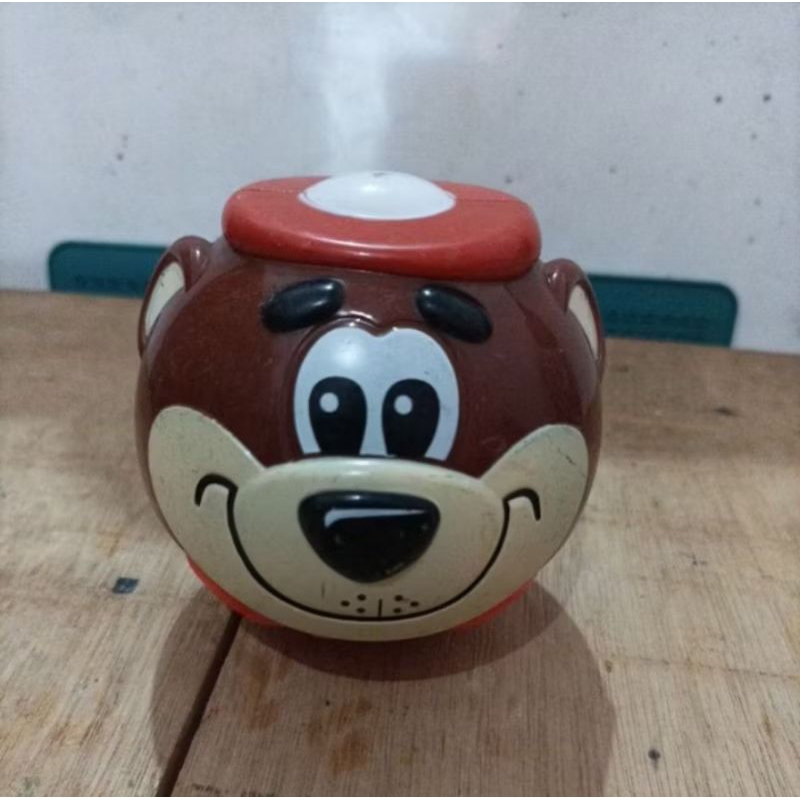 Maskot bola beruang AW