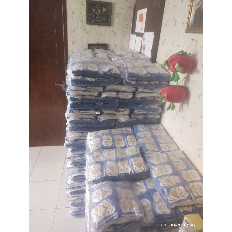 

garam segitiga lima lima per 20 pcs(berat 100gr)