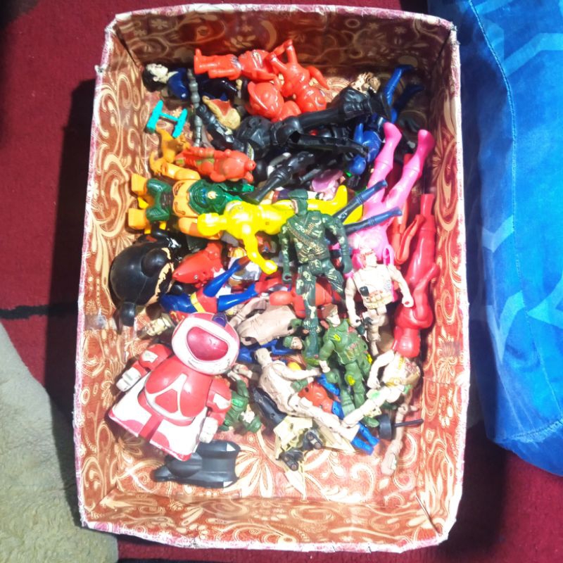 mainan figure junk