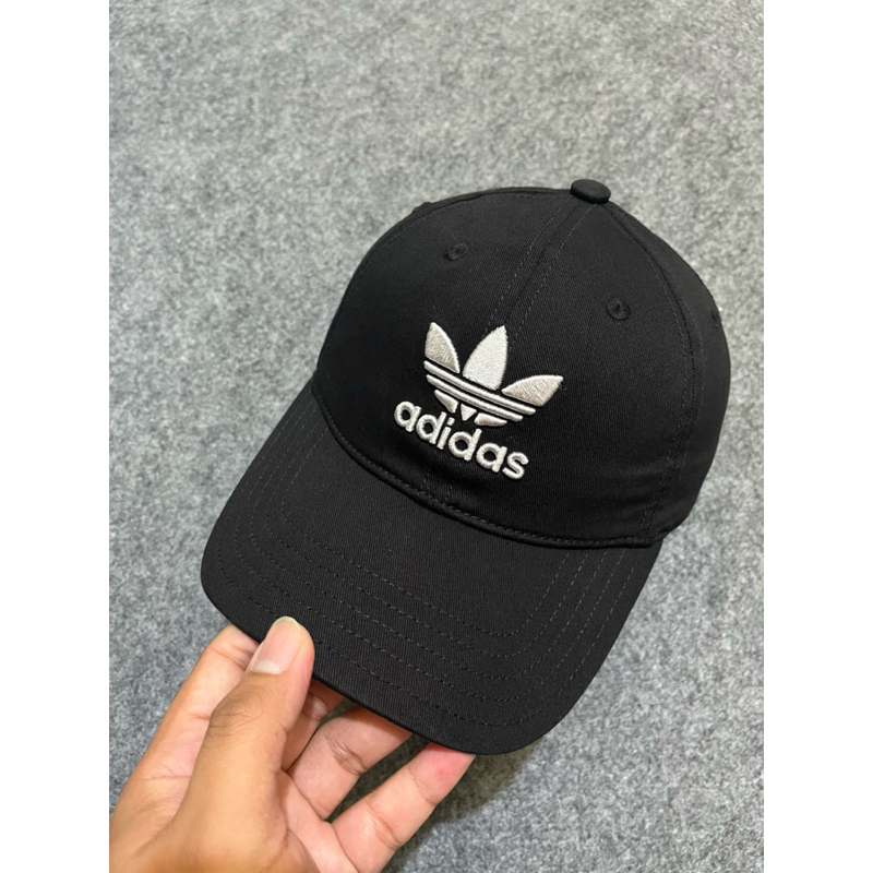 topi adidas trifoil