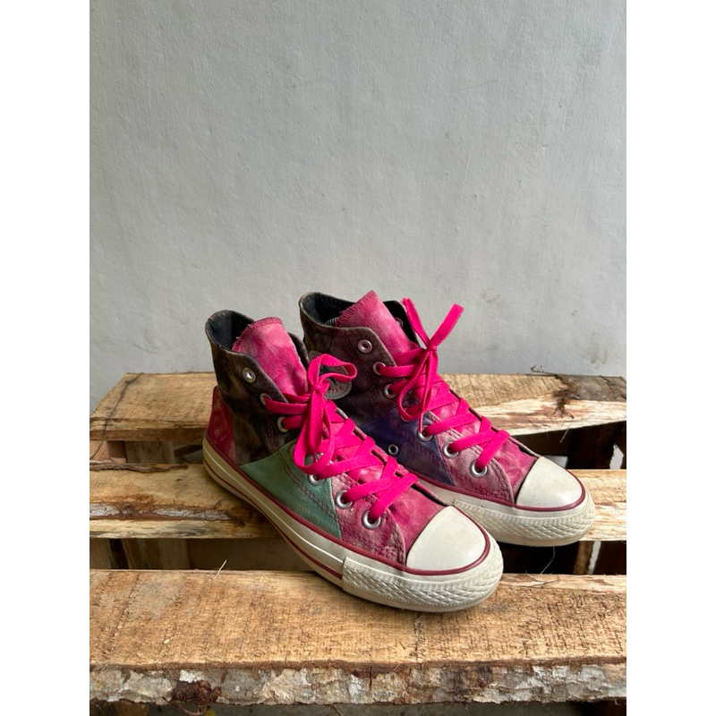 Converse High Tops Tie Dye