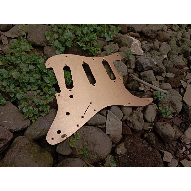 Pickguard Gitar Fender Squier Stratocaster Anodized