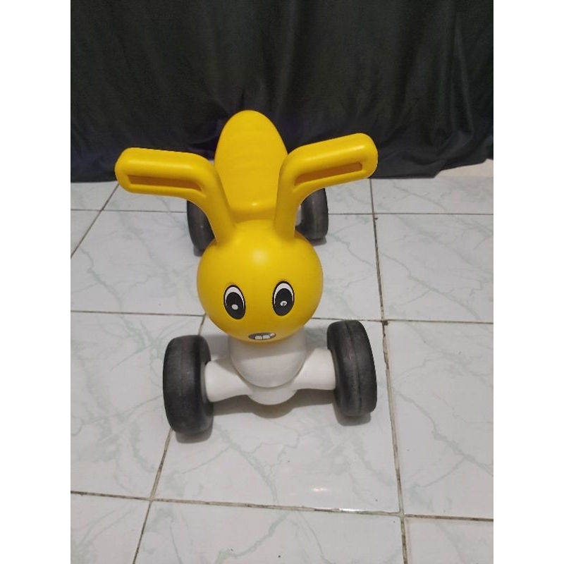 PRELOVED RIDE ON LABEILLE RABBIT