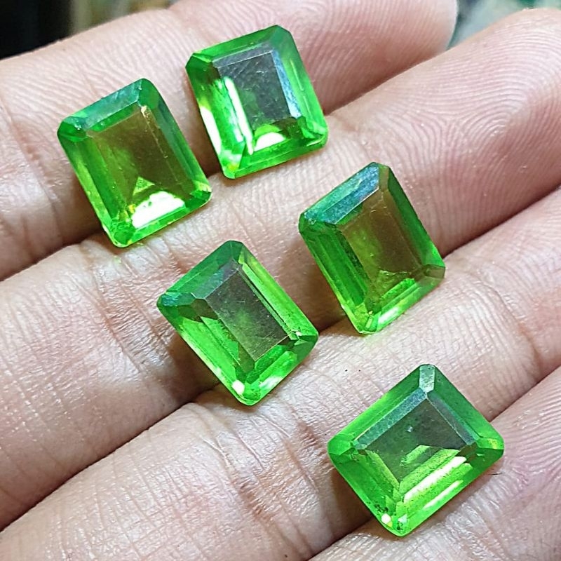 BATU CINCIN PERIDOT KOTAK