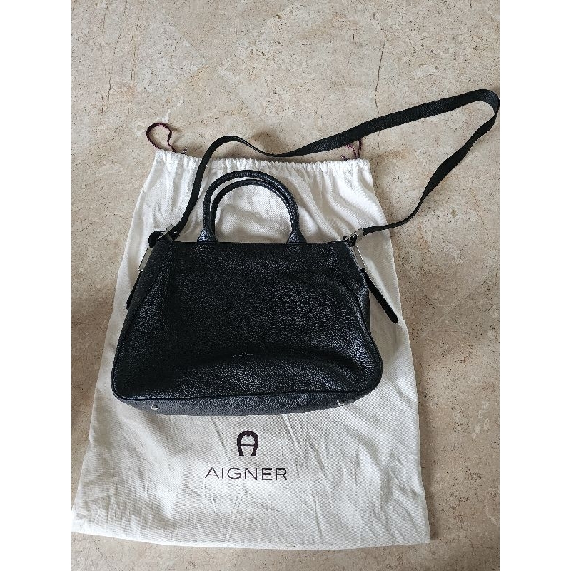 Aigner Tas Kulit Hitam